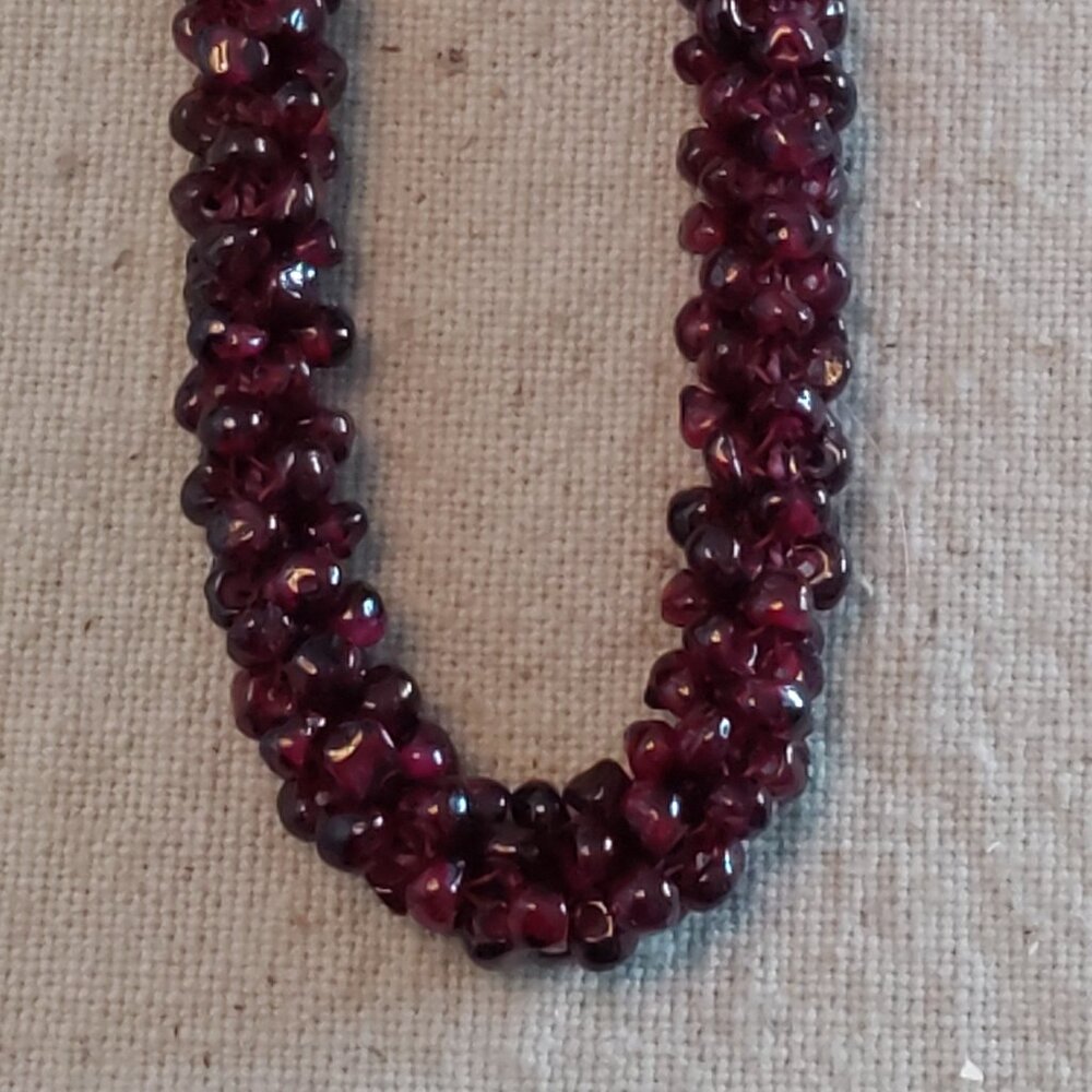 Vintage Garnet cluster beaded necklace - Picture 4 of 4